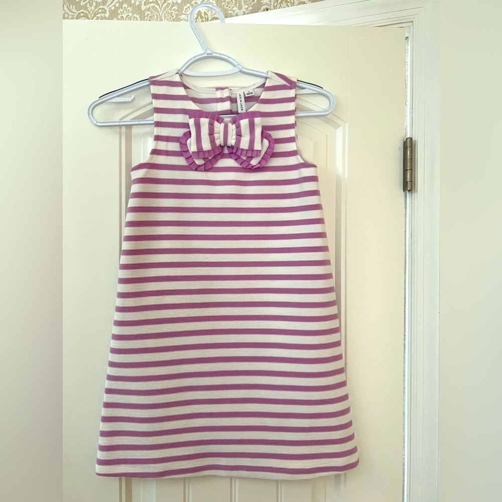 White - lilac dress. Size 7. Excellent condition.